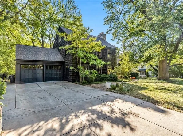 5155 Wornall Rd, Kansas City, MO 64112