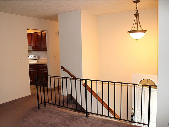 3rd image of 814 East Ave