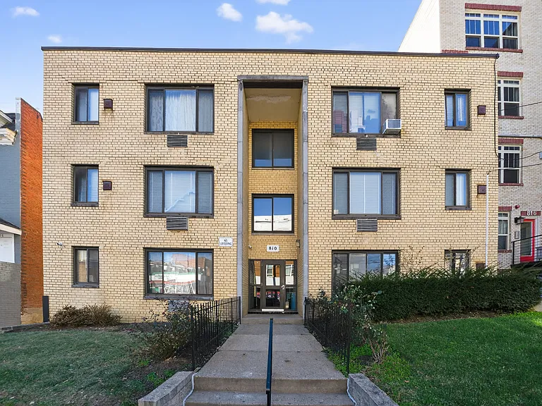 810 Kennedy St NW #101 — Photo 1