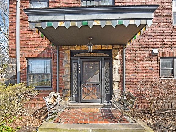 3rd image of 2762 Fairmount Blvd