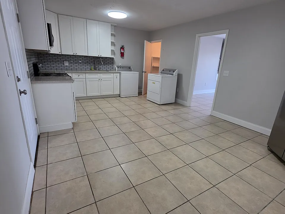 342 W Palmetto St #8