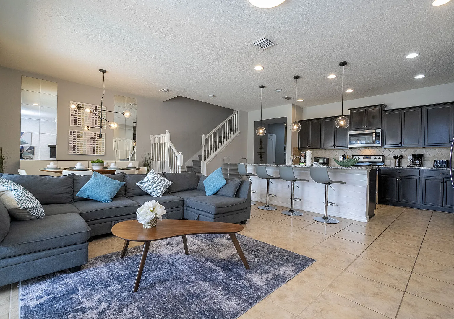 8822 GC - Fabulous 5BR Townhome: Pet Friendly — Photo 3