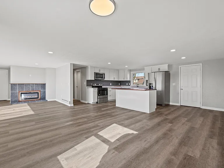 1514 W Dupont Rd — Photo 12