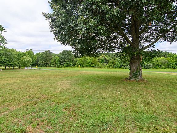 3rd image of 26283 Redwood Rd