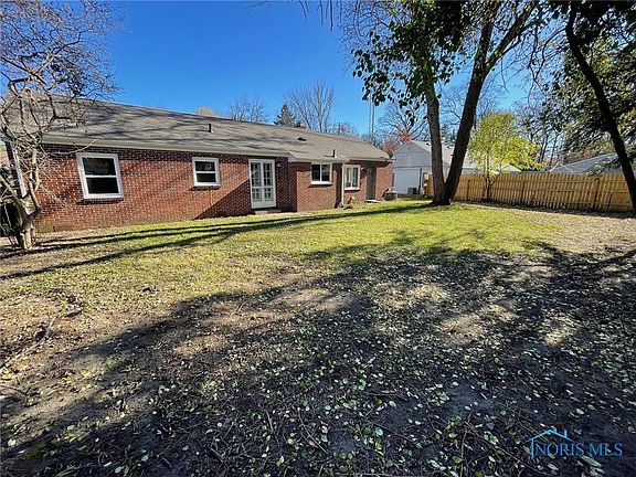 5th image of 1915 Grecourt Dr