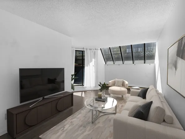 1270 Robson St #207, Vancouver, BC V6E 3Z6