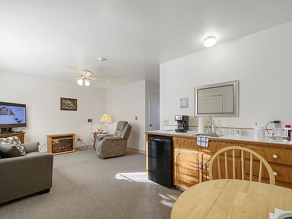 5th image of 1307 SE Adams St #19