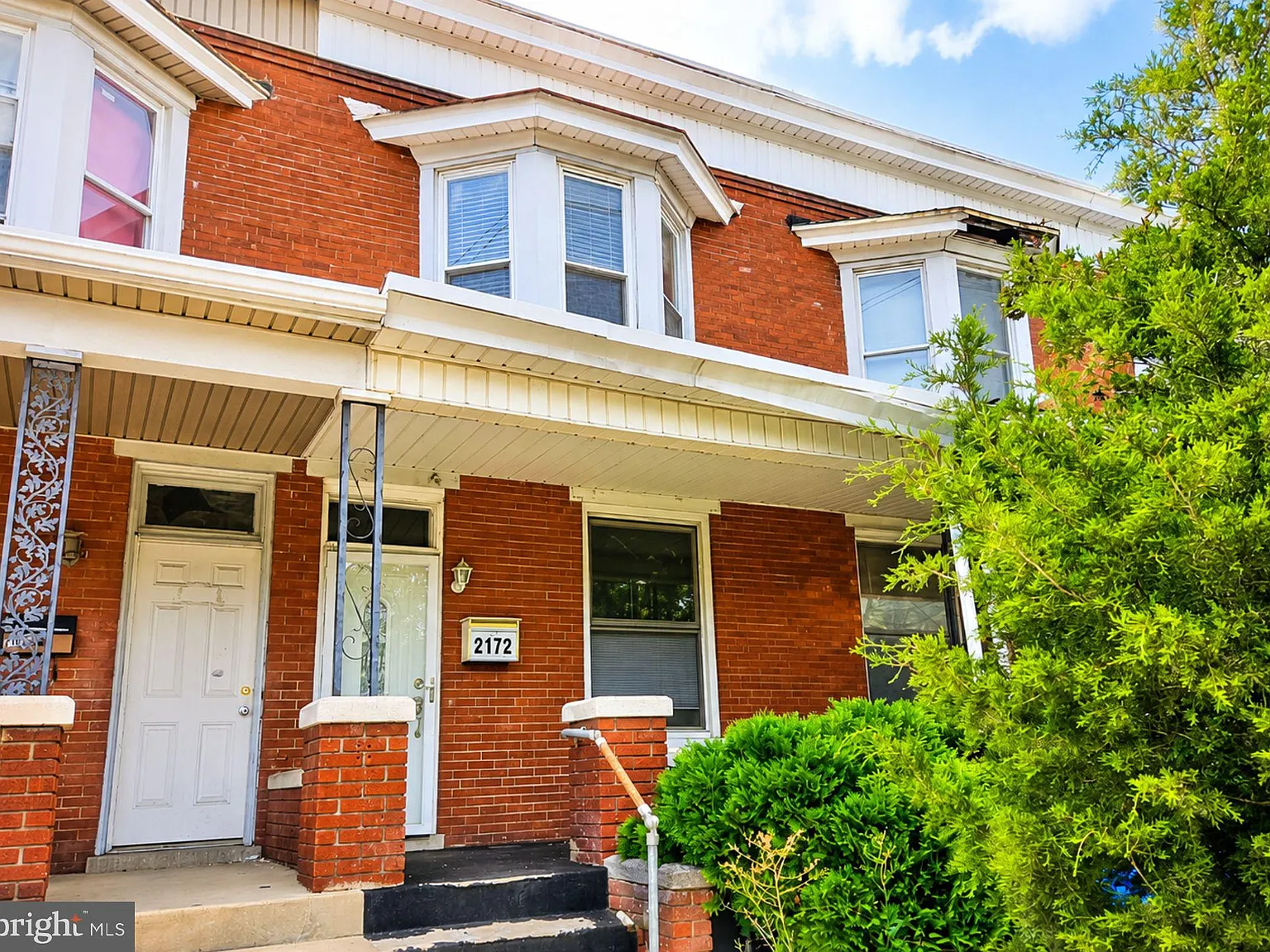 3 bed, 1.0 bath, 1223 sqft, $1,600 — Photo 1