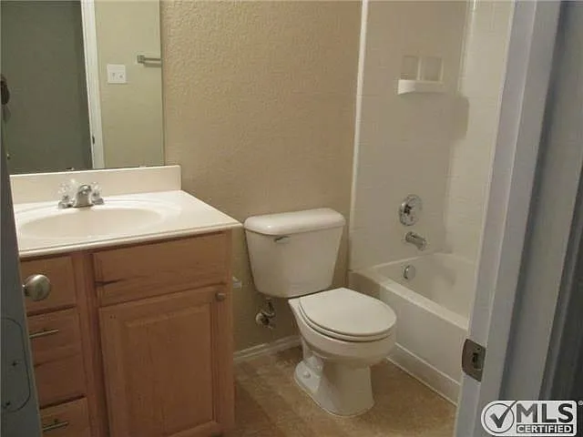 1139 Landon Ln — Photo 15