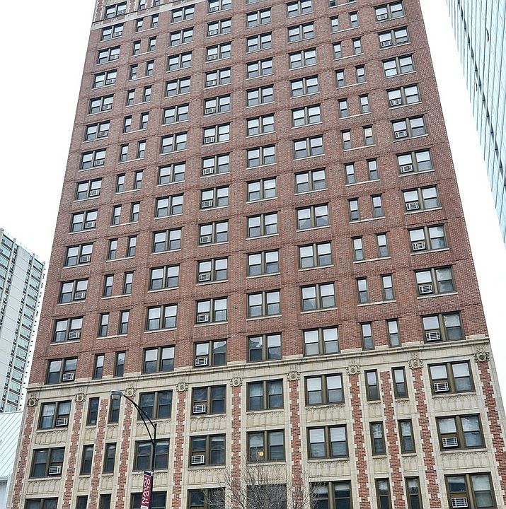 1st image of 1211 N La Salle St #1001