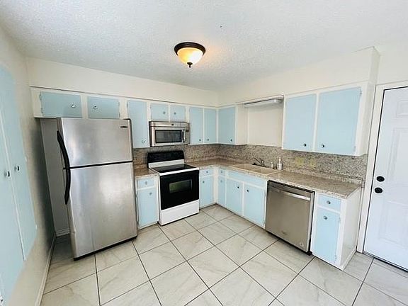 5th image of 2197 Glenwood Dr