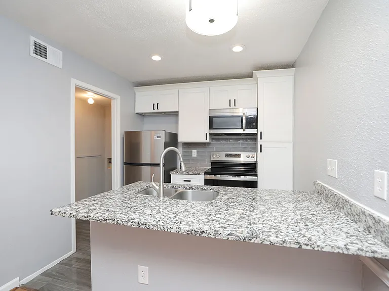 2100 Wilcrest Dr #B — Photo 21