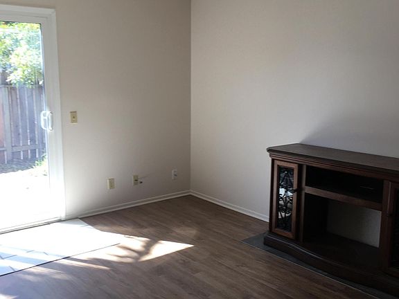 4th image of 165 San Angelo Ave #A