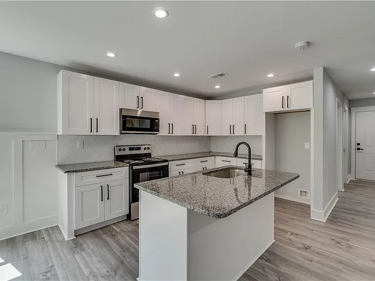 2389 Highpoint Rd #A — Photo 10