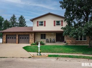 312 16th Pl, Camanche, IA 52730