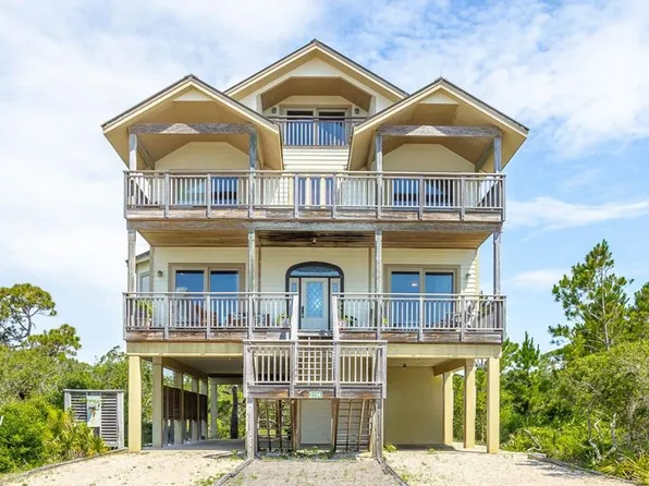 2004 Tarpon Ln, Eastpoint, FL 32328