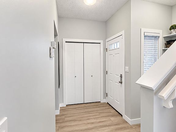 2nd image of 262 39a Ave NW