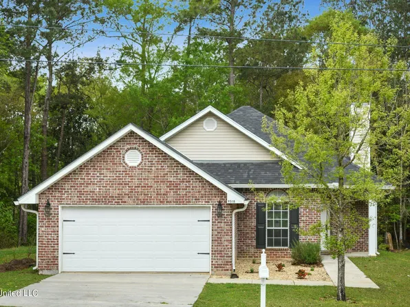 9518 Lono Pl, Diamondhead, MS 39525