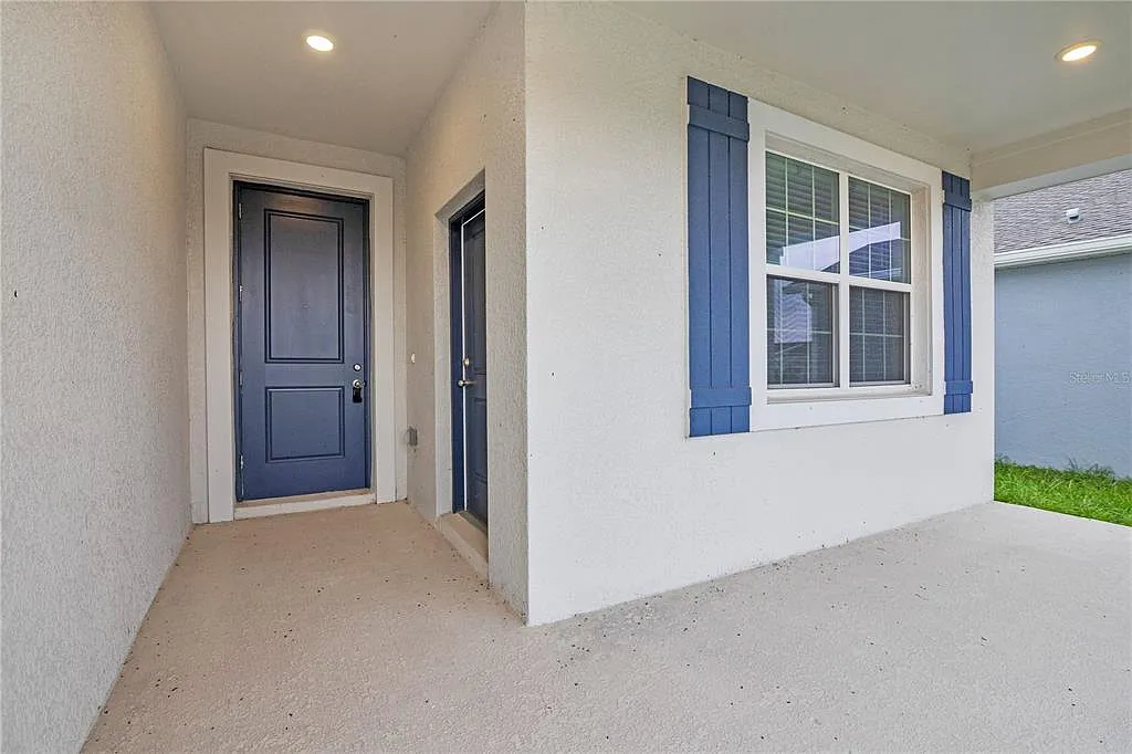 4 bed, 3.0 bath, 2093 sqft, $2,600 — Photo 3