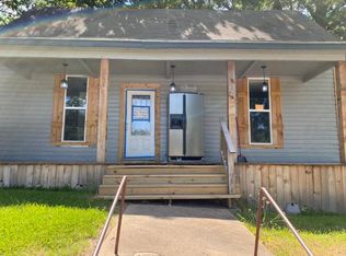 221 S Main St, Bonham, TX 75418