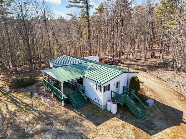 13 Robertson Drive, Monmouth, ME 04259