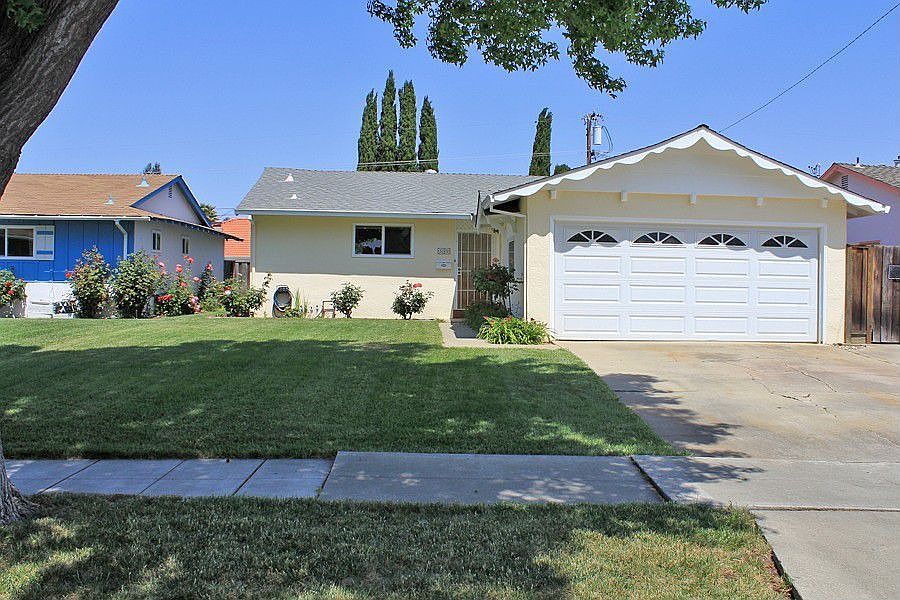 1st image of 3149 Golf Dr