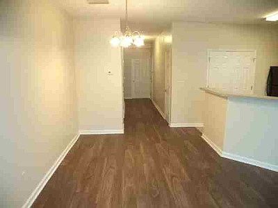 4th image of 4546 Parkview Sq
