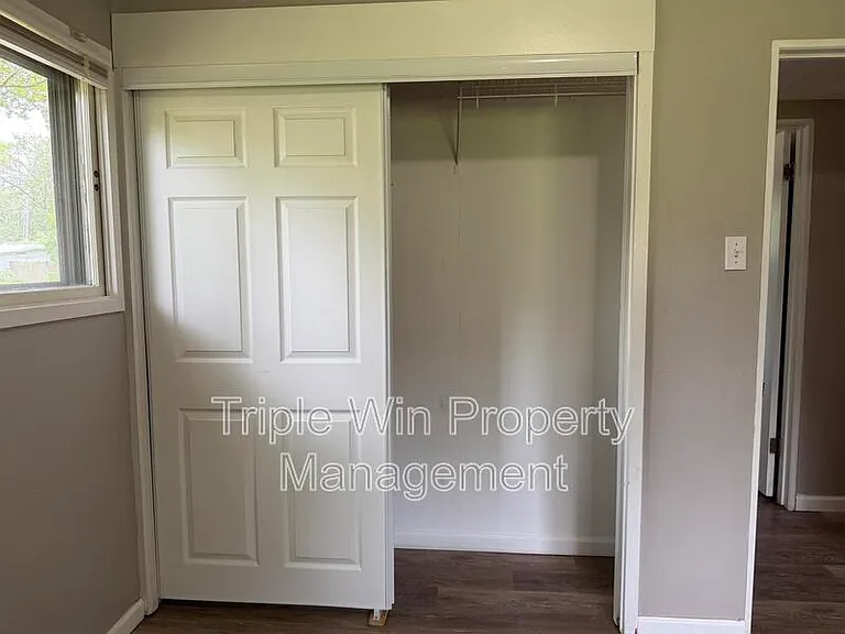 835 Bobbins Ln — Photo 30