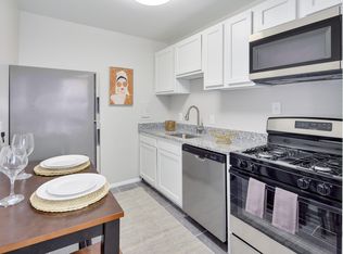 Finian's Court Apartments, Lanham, MD 20706