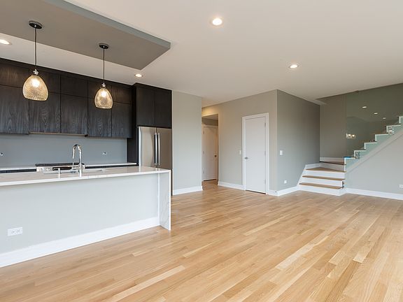 5th image of 1203 W Superior St #2B