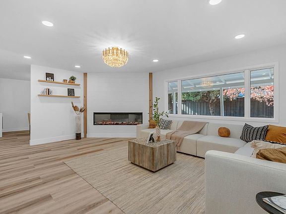 4th image of 2303 Gunar Dr