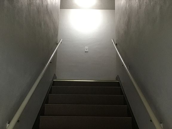 5th image of 546 Fatherland St APT 4