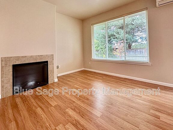 3rd image of 50 Goldenrod Ln