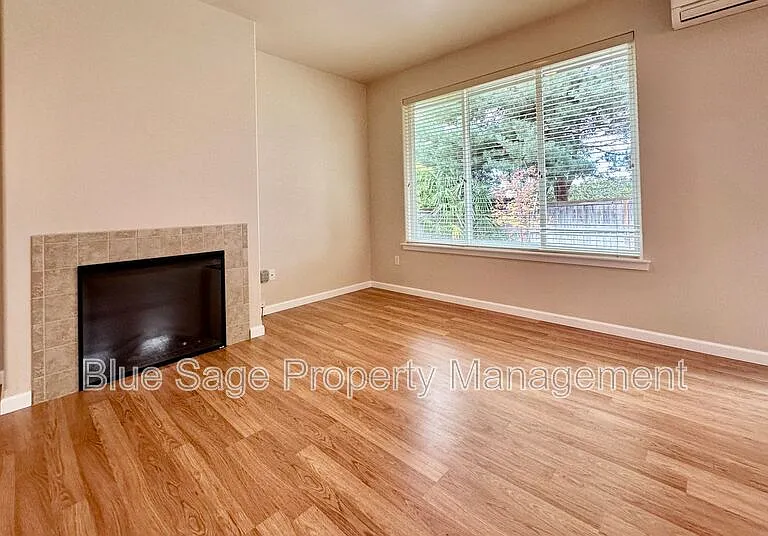 50 Goldenrod Ln — Photo 3