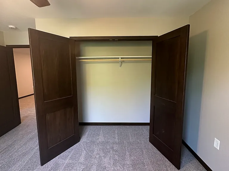 906 Olive Ave N — Photo 17