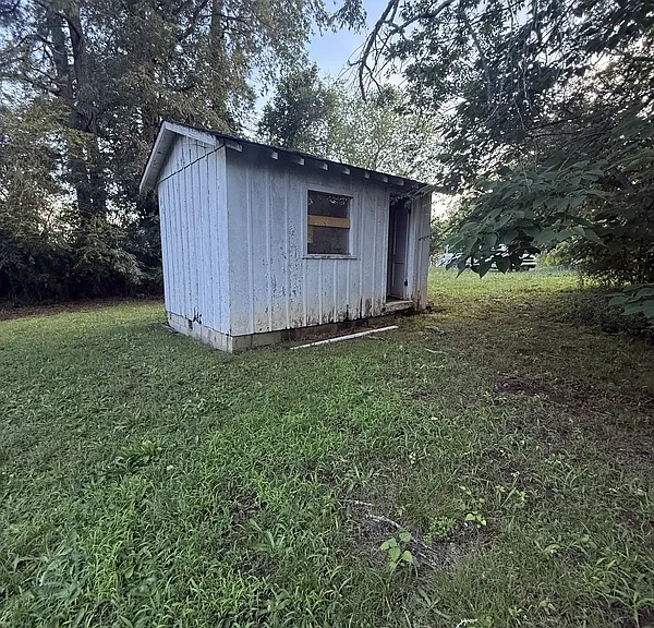 211 W Rasch Rd — Photo 8