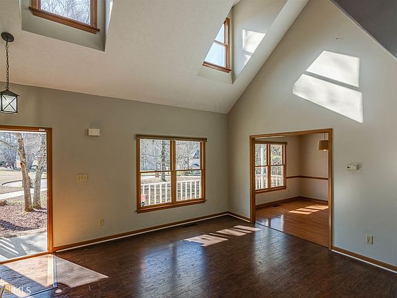 5th image of 505 N Oakland Cir