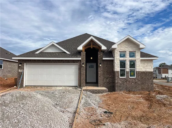 2711 Buckside St, Springdale, AR 72762