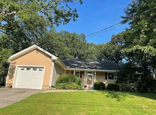 45 Flipper Ave, Manahawkin, NJ