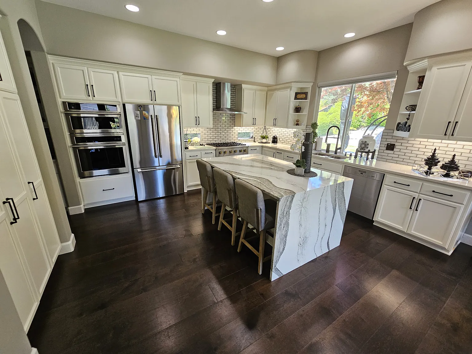 806 Jadecrest Dr — Photo 4