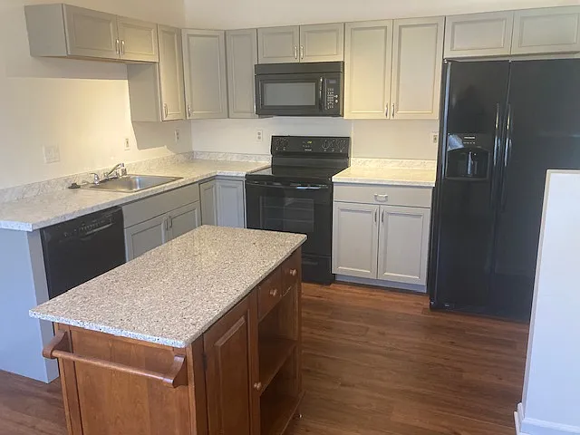 415 Stacey Lee Ct — Photo 4