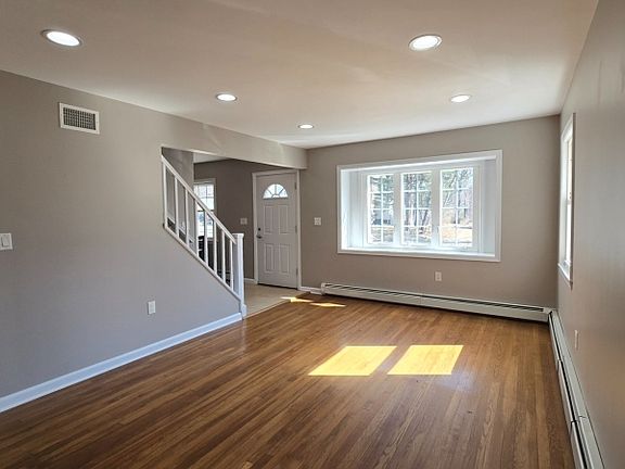3rd image of 2-72 Saddle River Rd