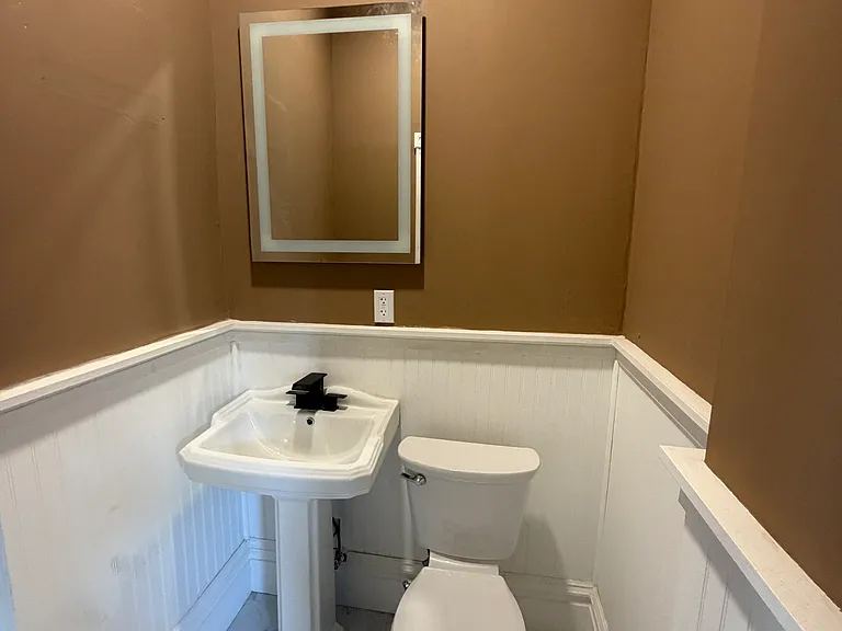 5755 Waterman Blvd — Photo 7