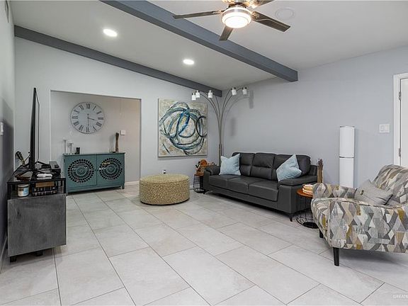 3rd image of 131 Hibiscus Ave
