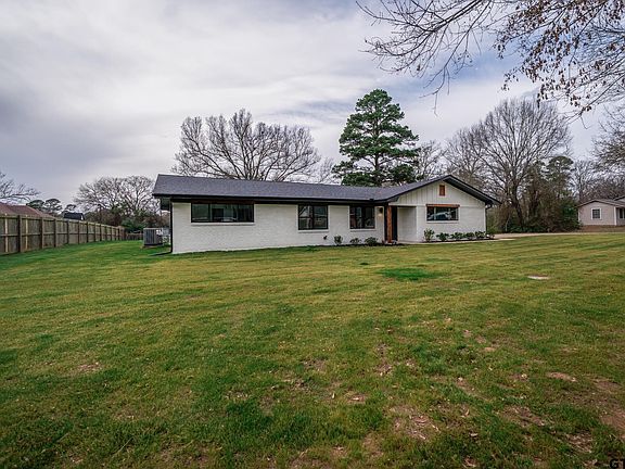 3rd image of 207 N White Oak Rd