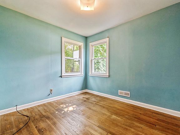 2nd image of 70 Pleasantview Ct