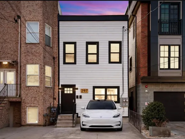 297 New York Avenue image 1 of 30