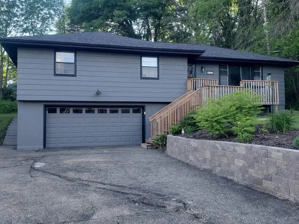 405 Creek Ln, Chaska, MN 55318