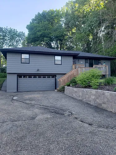 405 Creek Ln Photo 1