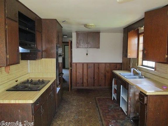 4th image of 102 Protho St